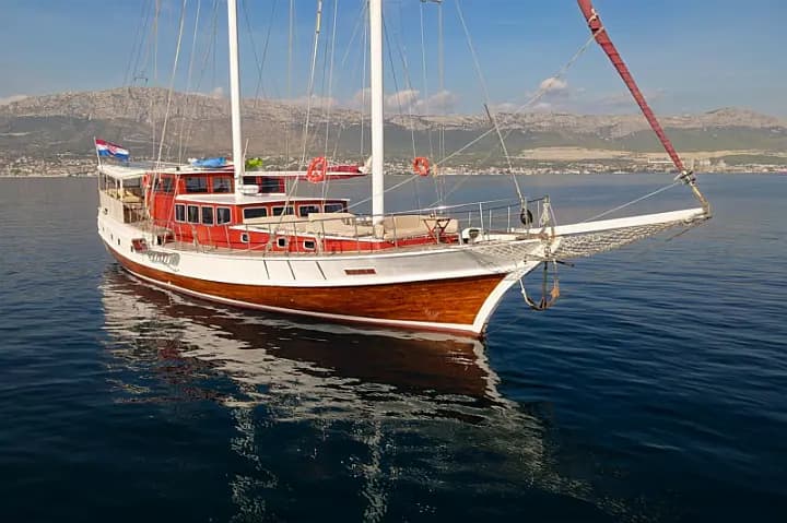Gulet in Kaštel Gomilica / Port Kaštilac - Photo 4