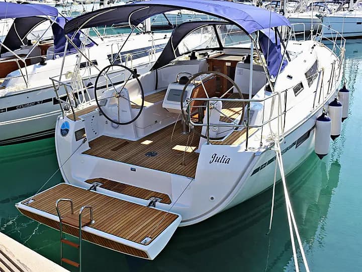 Bavaria Cruiser 37 in Sukošan / D-Marin Dalmacija Marina - Photo 5