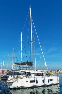 Lagoon 42 in Sardinia / Cagliari / Marina di Cagliari thumbnail 29