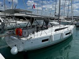 Oceanis 40.1 in Sukošan / D-Marin Dalmacija Marina thumbnail 6