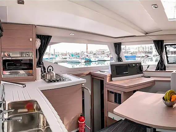 Lucia 40 in Tivat / Porto Montenegro - Photo 2