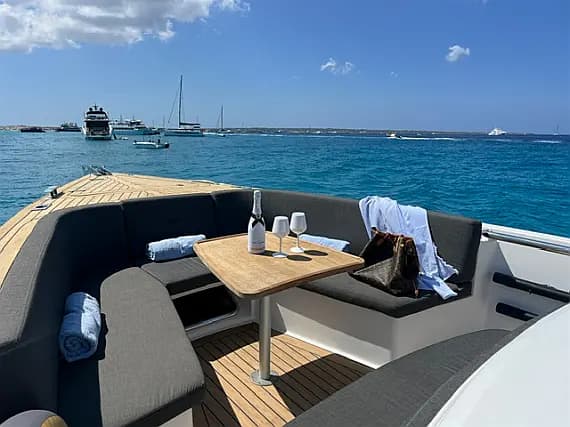 Fjord 38 Express in Ibiza / Marina Port Ibiza - Photo 3