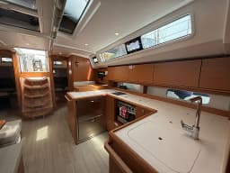 Bavaria C46 in Preveza Marina thumbnail 11