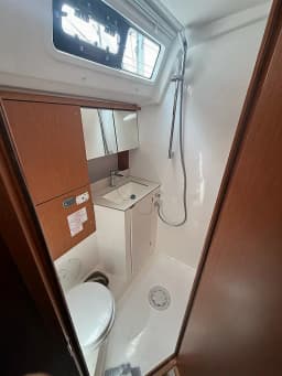 Bavaria C46 in Preveza Marina thumbnail 14