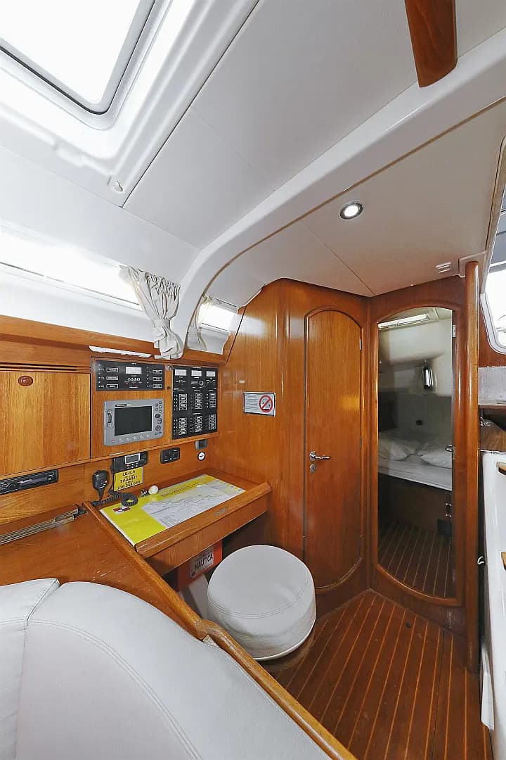 Sun Odyssey 45 in Sukošan / D-Marin Dalmacija Marina - Photo 5