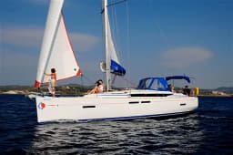 Oceanis 411 in Procida / Marina di Procida thumbnail 7