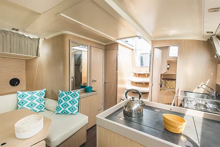Oceanis 41.1 in Castiglioncello / Marina Cala de' Medici - Photo 4