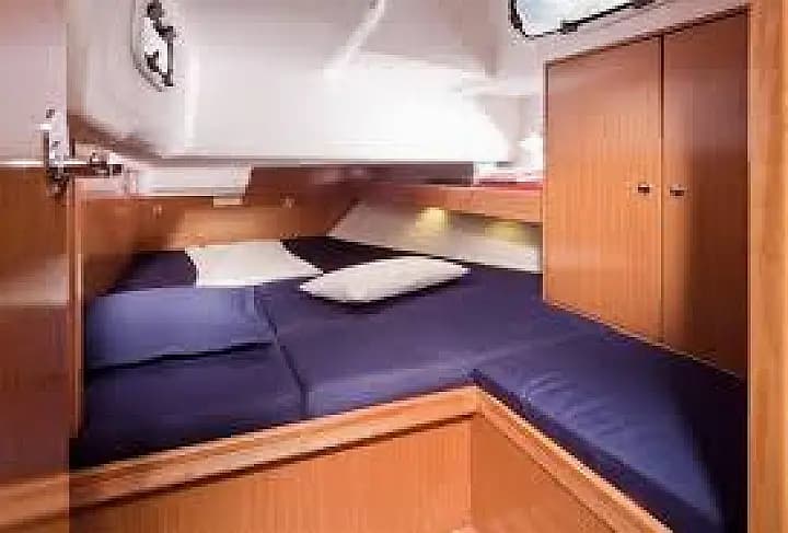 Bavaria 51 Cruiser in Termoli / Marina di San Pietro - Photo 4