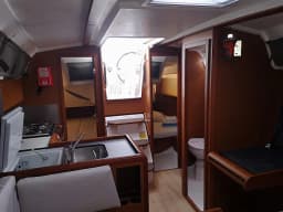 Sun Odyssey 349 in Skopelos / Loutraki Harbour thumbnail 7