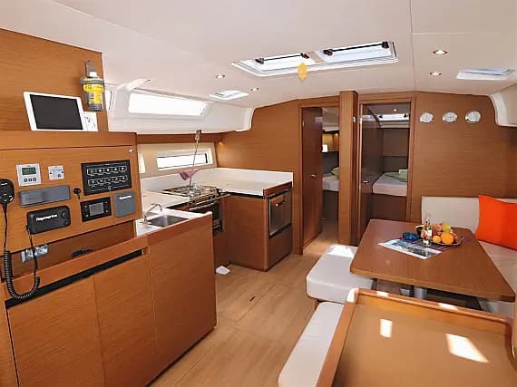 Sun Odyssey 490 in Nikiti - Chalkidiki / Nikiti - Photo 3