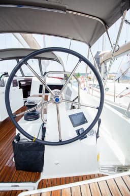 Sun Odyssey 490 in Nikiti - Chalkidiki / Nikiti thumbnail 8