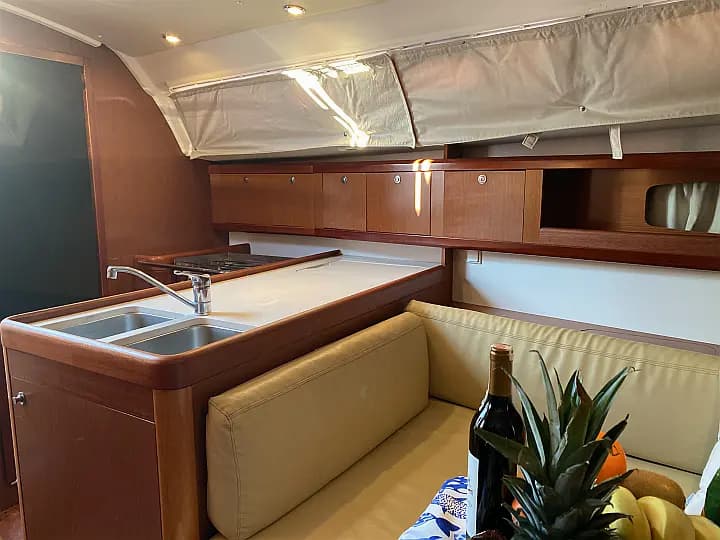 Oceanis 34 in Marmaris / Netsel Marmaris Marina - Photo 5