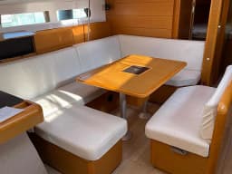 Sun Odyssey 479 in Sicily / Capo d'Orlando Marina thumbnail 10