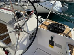 Sun Odyssey 479 in Sicily / Capo d'Orlando Marina thumbnail 7