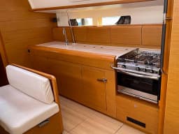 Sun Odyssey 479 in Sicily / Capo d'Orlando Marina thumbnail 9