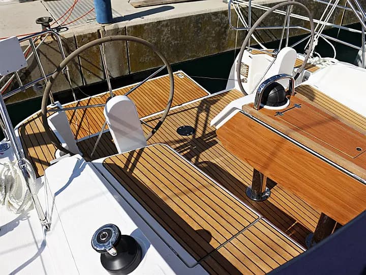 Bavaria Cruiser 37 in Sukošan / D-Marin Dalmacija Marina - Photo 5