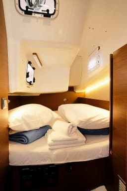 Sun Odyssey 380 in Split / ACI Marina Split thumbnail 9