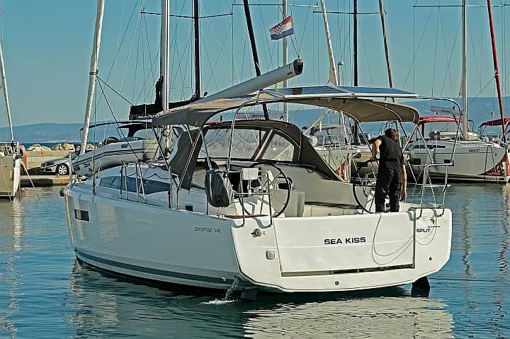 Sun Odyssey 380 in Split / ACI Marina Split - Photo 3