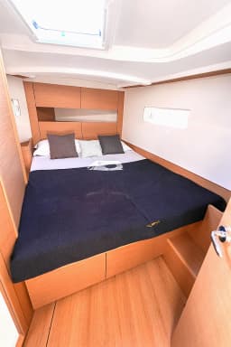 Sun Odyssey 410 in Salerno thumbnail 13