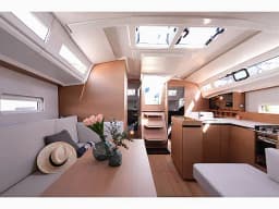 Sun Odyssey 410 in Salerno thumbnail 2