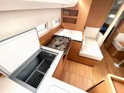 Sun Odyssey 410 in Salerno thumbnail 4