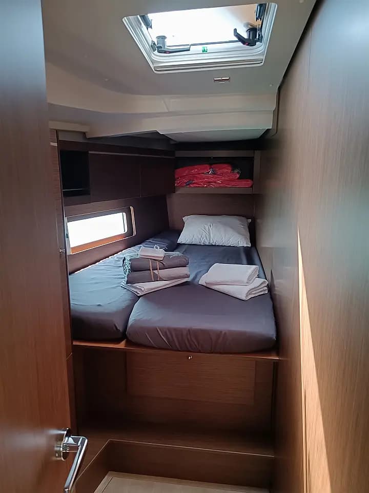 Oceanis 46.1 in Lavrion Main Port - Photo 5
