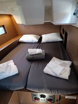 Oceanis 46.1 in Lavrion Main Port thumbnail 9