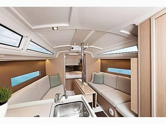 Oceanis 30.1 in Saint-Quay-Portrieux / Port d'Armor - Photo 3