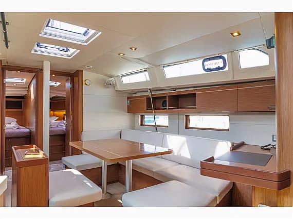 Oceanis 46.1 in Athens / Alimos Marina - Photo 3