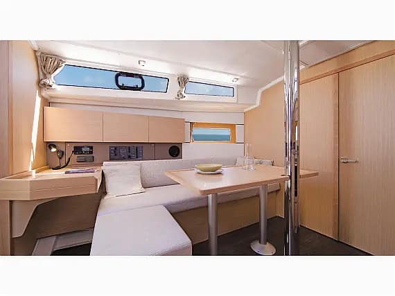 Oceanis 38.1 in Fethiye / Ece Marina - Photo 3