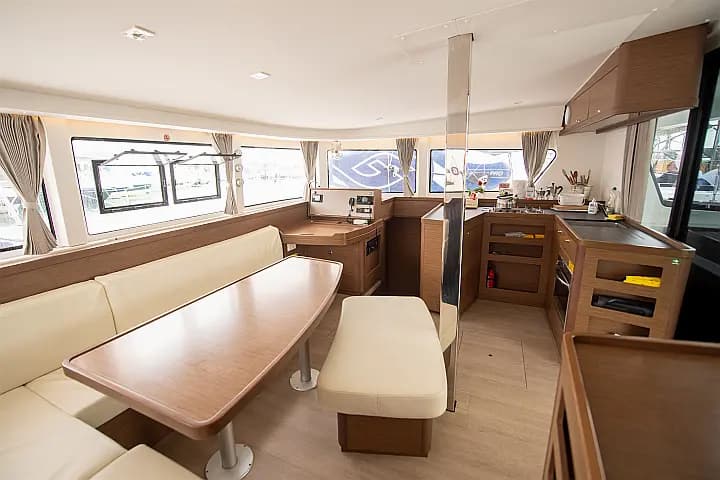 Lagoon 42 in Eden Island / Mahe, Victoria / Eden Island Marina - Photo 5