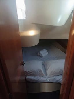 Oceanis 37 in Lefkada / Nikiana Marina thumbnail 5