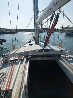 Oceanis 37 in Lefkada / Nikiana Marina thumbnail 9