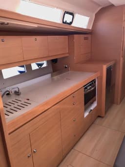 Dufour 460 Grand Large in Athens / Alimos Marina thumbnail 7