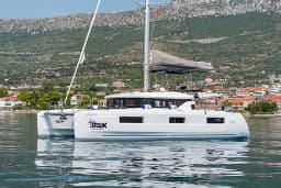 Lagoon 46 in Kaštel Gomilica / Marina Kaštela thumbnail 17