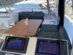 Lagoon Power 630 in Lavrion Marina thumbnail 3