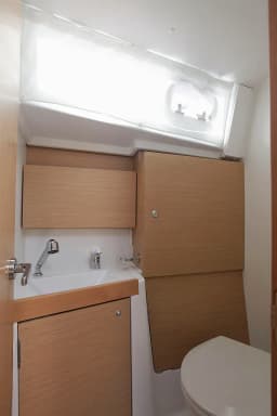 Oceanis 38.1 in Orhaniye / Marti Marina thumbnail 14