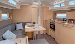 Oceanis 38.1 in Orhaniye / Marti Marina thumbnail 2