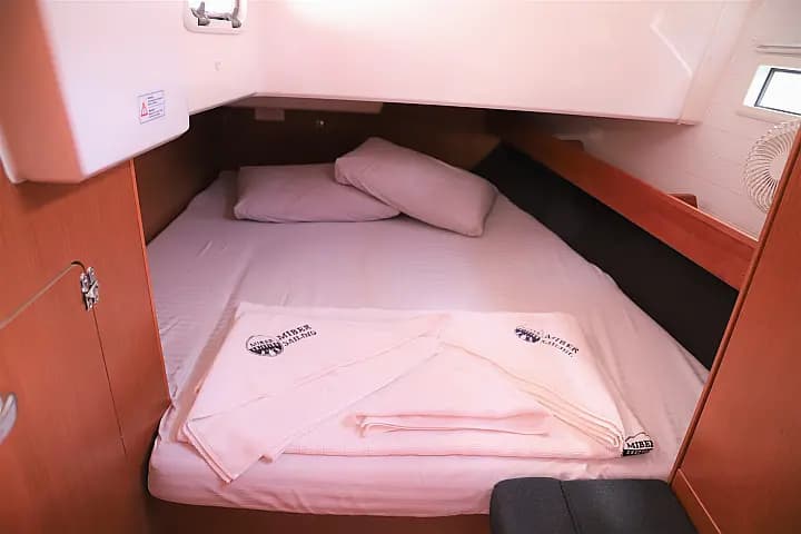 Bavaria Cruiser 41 in Fethiye / Ece Marina - Photo 4