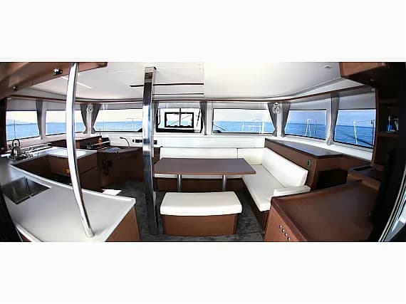Lagoon 46 in Piraeus / Marina Zeas - Photo 3