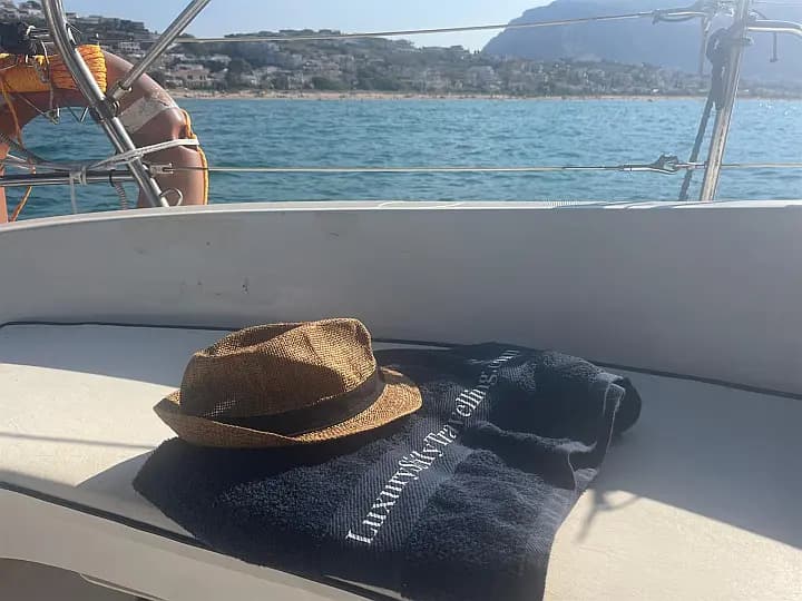 Hunter 320 in Sicily / Castellammare del Golfo / Porto di Castellammare del Golfo - Photo 5