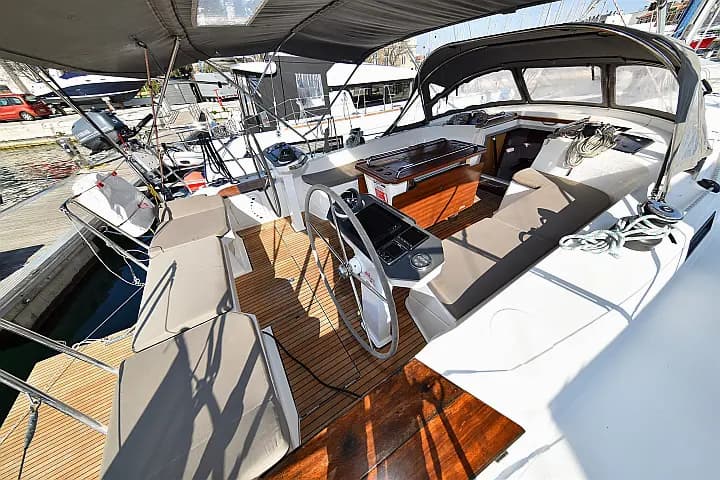 Bavaria Cruiser 56 in Zadar / D-Marin Borik - Photo 5