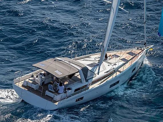 Oceanis 54 in Mallorca / Palma de Mallorca / La Lonja Marina Charter - image 1