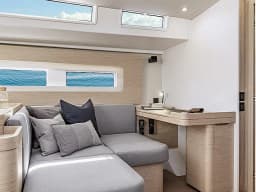 Oceanis 54 in Mallorca / Palma de Mallorca / La Lonja Marina Charter thumbnail 19