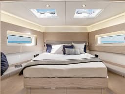 Oceanis 54 in Mallorca / Palma de Mallorca / La Lonja Marina Charter thumbnail 3