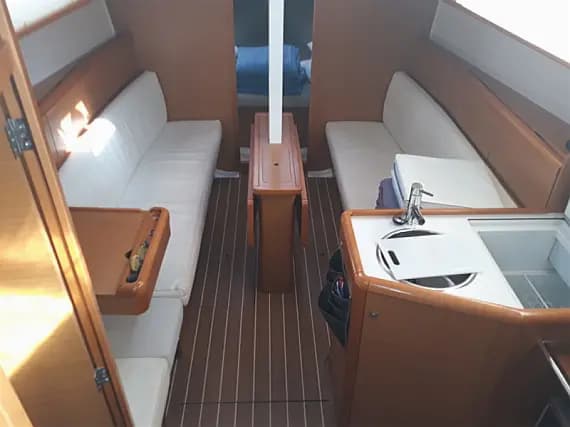 Sun Odyssey 33i in Corfu / Gouvia / D-Marin Marina Gouvia - Photo 3