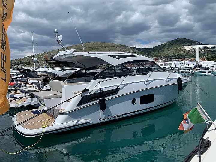 Grandezza 34 OC in Trogir / SCT Marina Trogir - Photo 1