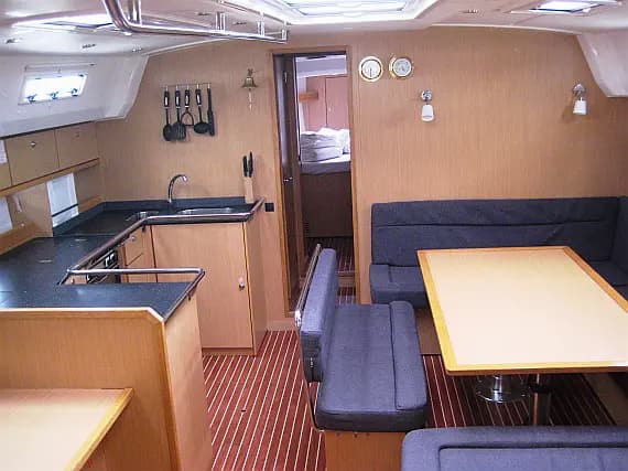 Bavaria Cruiser 51 in Sicily / Furnari / Marina Portorosa - Photo 2