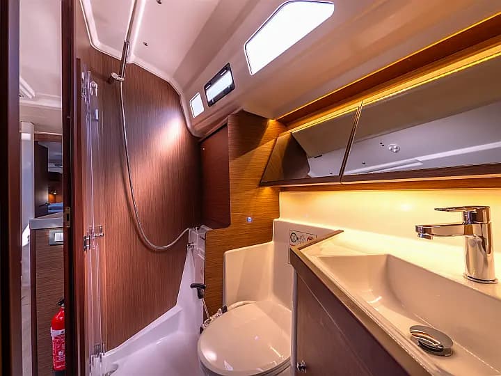 Oceanis 40.1 in Split / ACI Marina Split - Photo 5