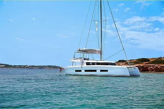 Dufour Catamaran 48 in Salerno / Marina d'Arechi - Photo 1